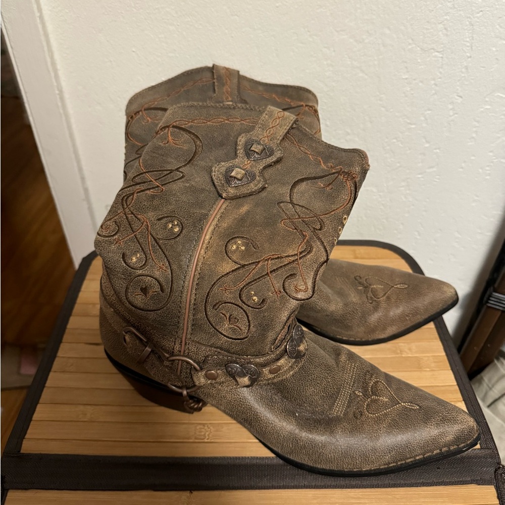 Durango heart breaker cowboy boots